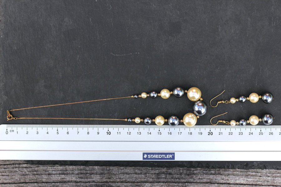 Halsband  örhängen pärlhalsband pärlörhängen pärlor retro vintage klassiskt