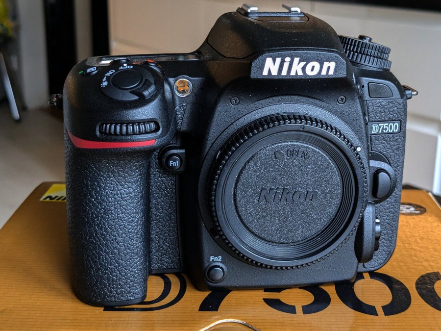 Nikon D7500 i NYSKICK 498 exponeringar