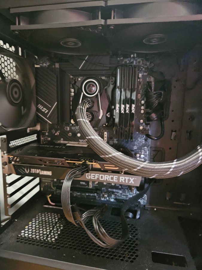 Gaming pc med ddr5 64gb 14600k Intel!