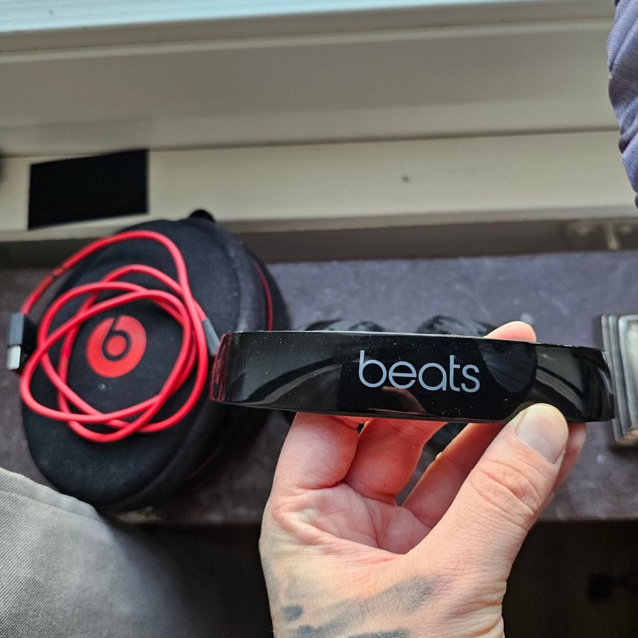 beats solo 2 wireless / trådlösa