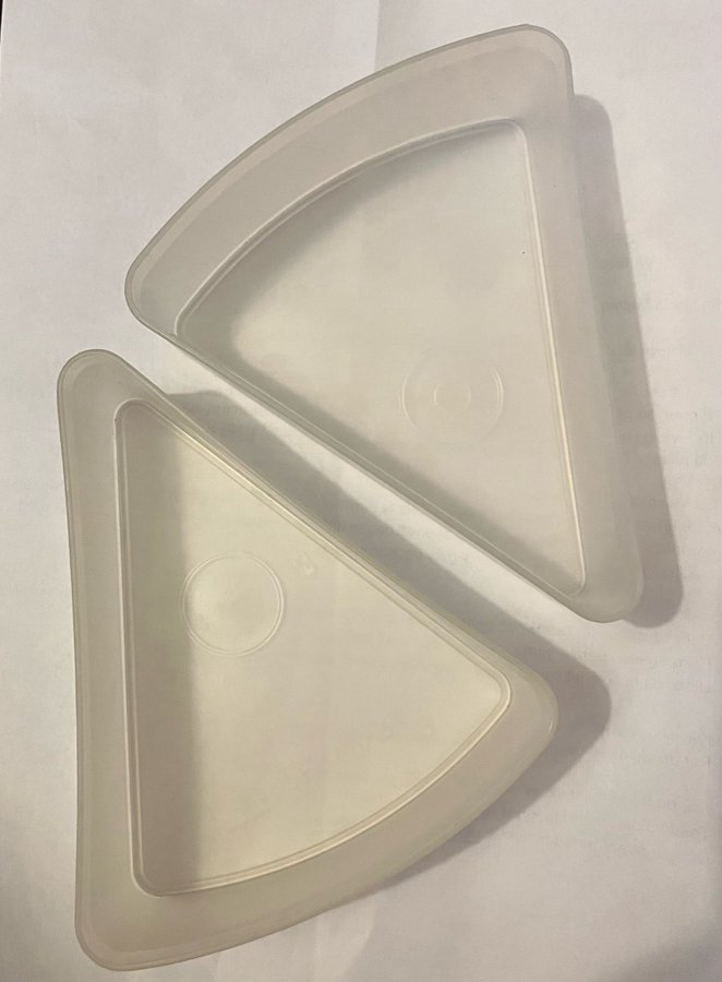 TUPPERWARE 2st SANDWICH FÖRVARINGSBURK TREKANTIGA RÖD LOCK LÅDA PLAST SANDWICH