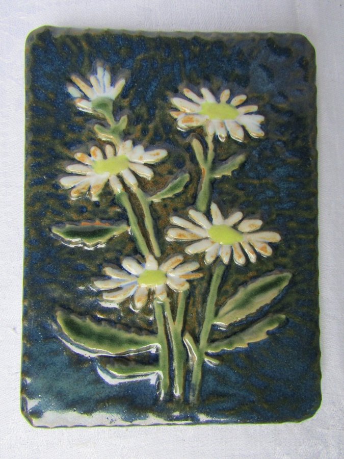 60t EGO Lidköping stengods Willy Fischer keramik tavla platta blommor 18x14cm