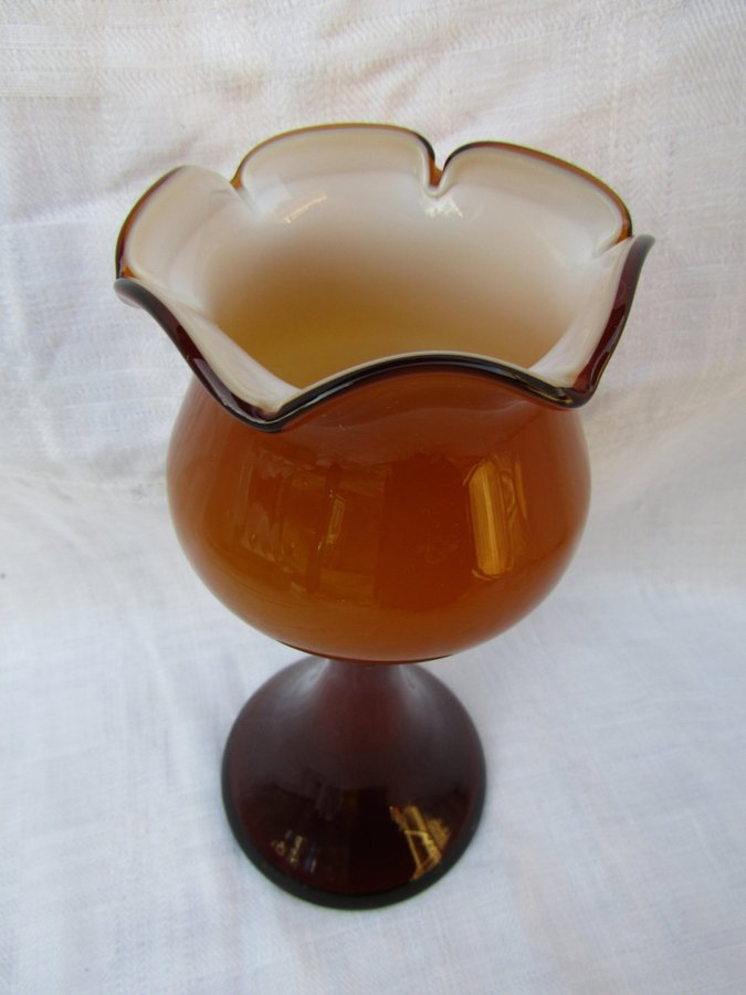 60tal Elme ? Bergdala ? glasbruk RETRO glasvas brun vit vas lykta H20cm