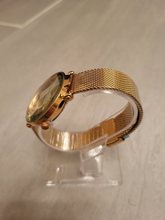 Bon Echo armbandsur guld förgylld utrop 1kr!