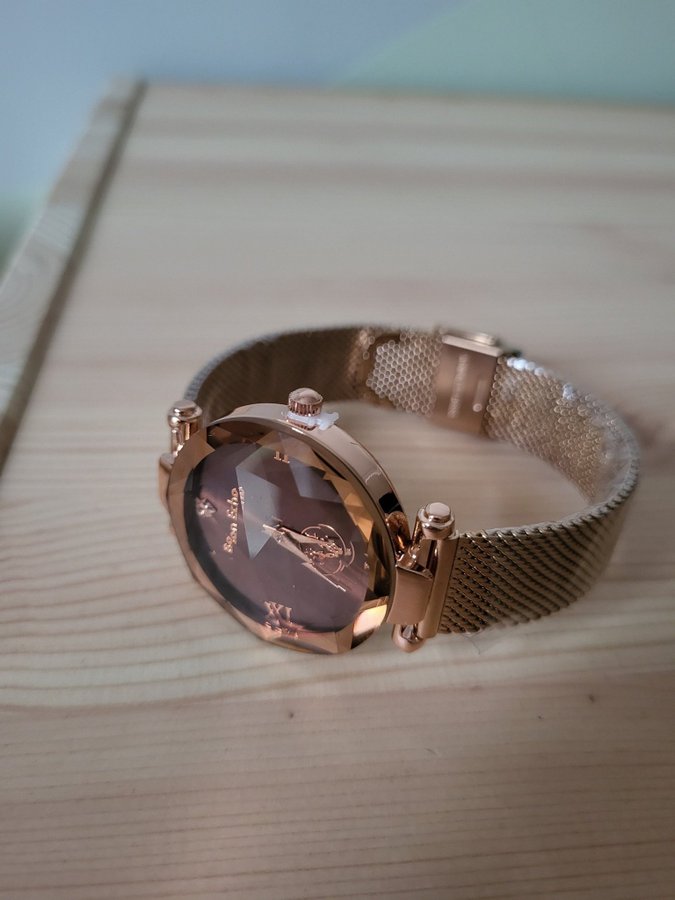 Bon Echo armbandsur rosé guld förgylld utrop 1kr!