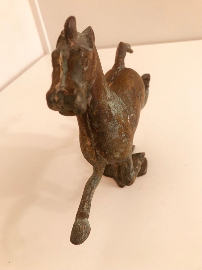 Skulptur flygande häst