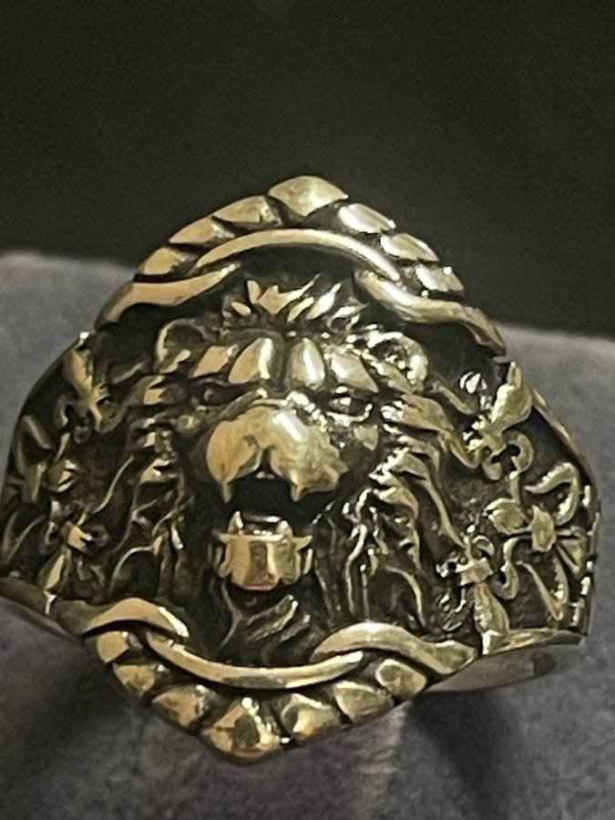 silverring i äkta silver Lejonansikte  fina detaljer stämplat 925