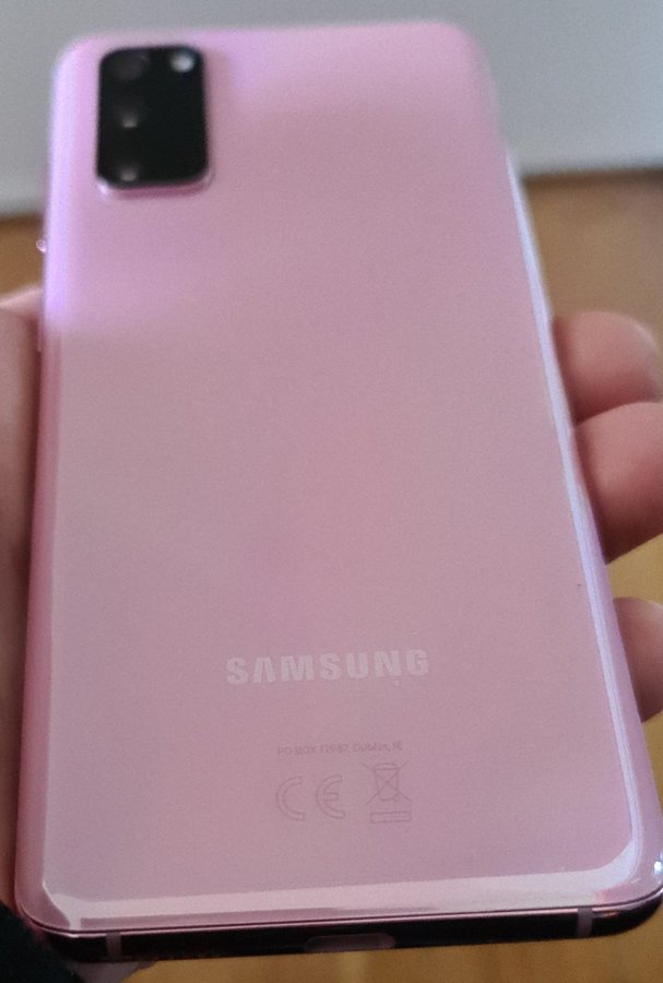 Olåst rosa Samsung S20 5G 128GB i fint skick inkl laddare och skal