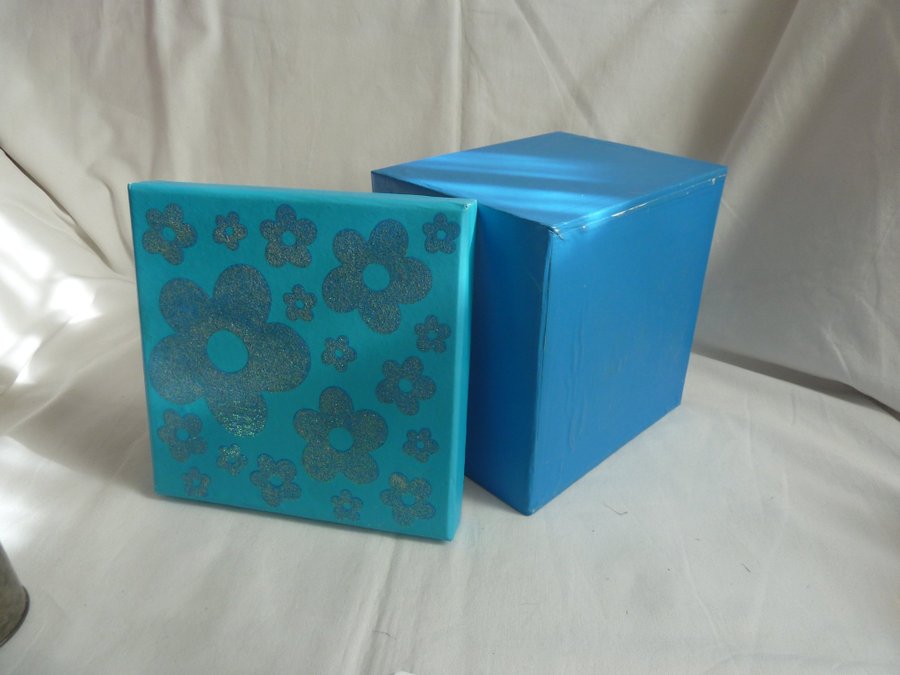 Presentask Box Turkos Låda med glitter på locket 16x16cm H 128cm