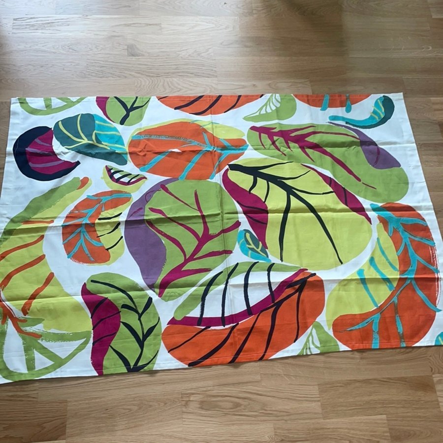 MARIMEKKO TYG PIA HOLM KIERTO 93 CM X 143 CM FÅLLAT NYTT TYG MISSA EJ