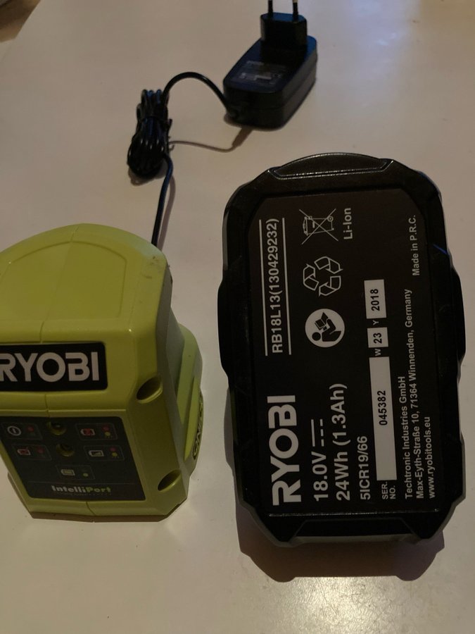 Ryobi 18V Batteri 13 Ah och Laddare