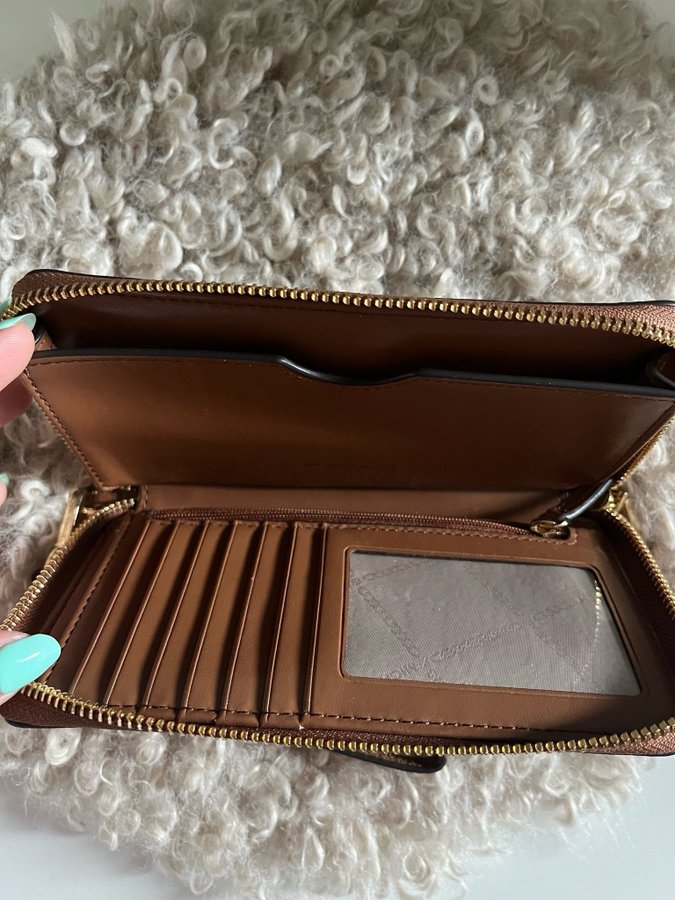 Michael Kors Jet Set Flat Case plånbok brun med mässingdetaljer