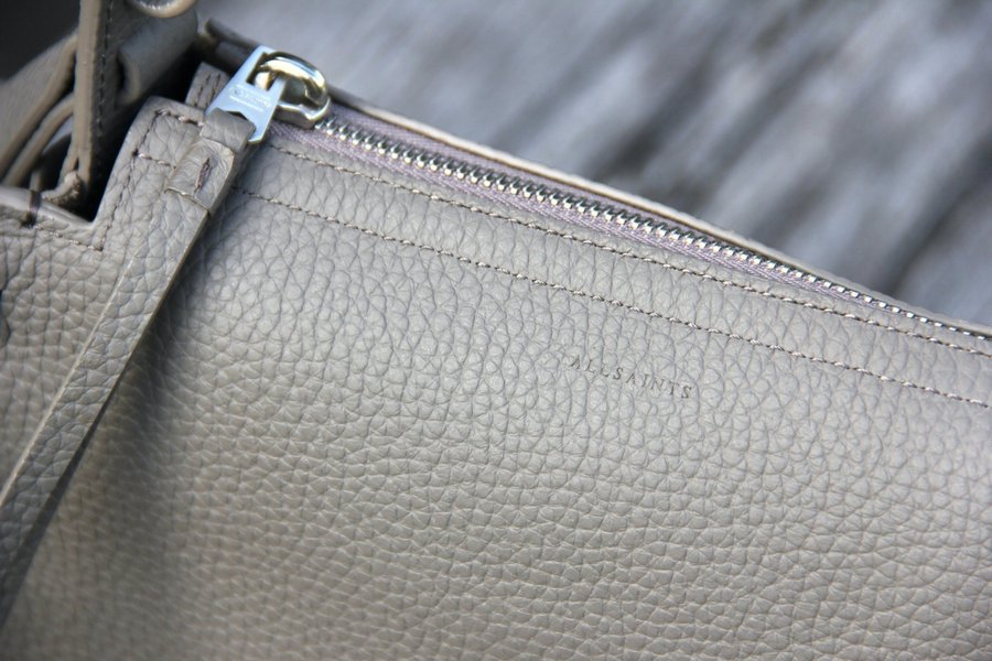 ALLSAINTS Mori Top Handle Crossbody grå äkta läderväska skinnväska läder