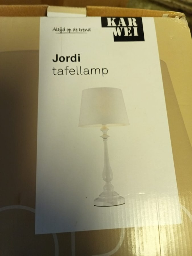 Bordslampa Jordi vit NYHET