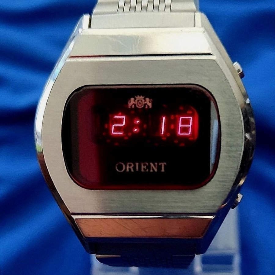 The legendary ORIENT TOUCHTRON LED quartz 1972