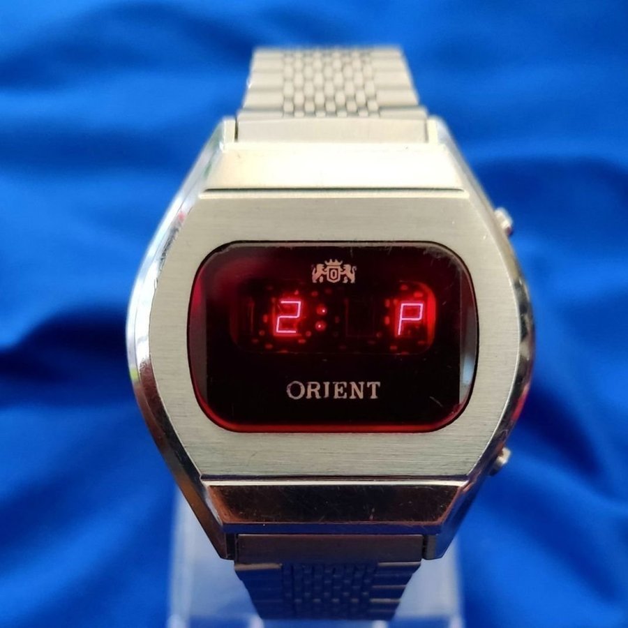 The legendary ORIENT TOUCHTRON LED quartz 1972