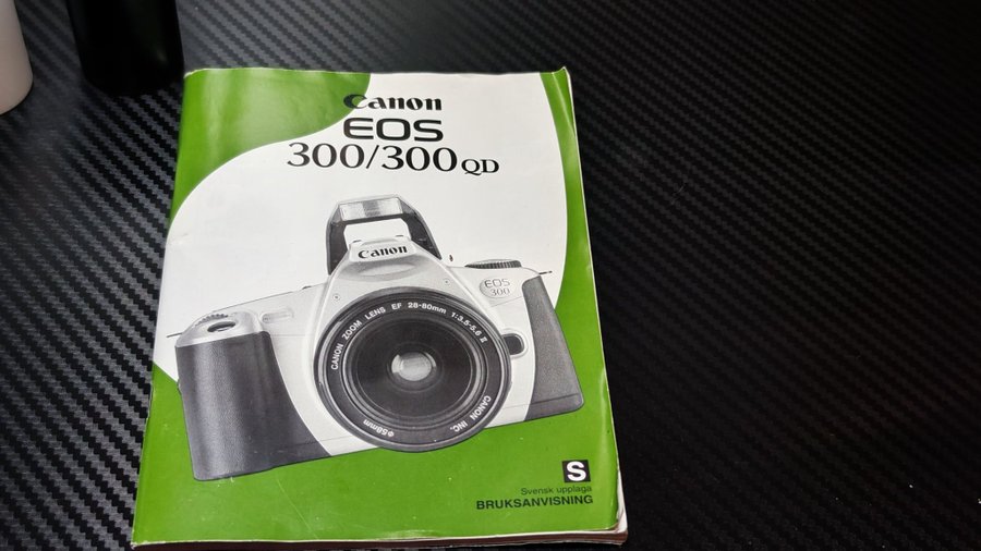 Canon EOS 300/300QD + tillbehör och Milota lins