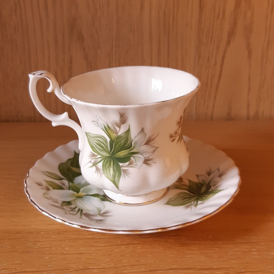 Royal Albert Trillium kaffekopp med fat Bone China England