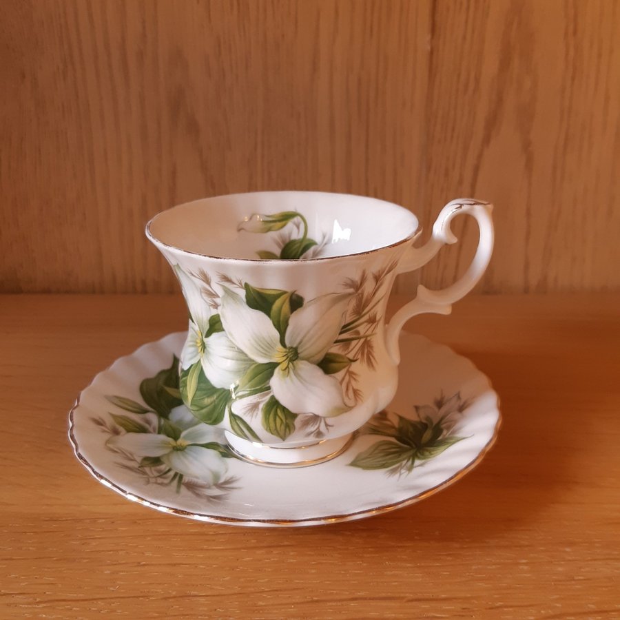 Royal Albert Trillium kaffekopp med fat Bone China England