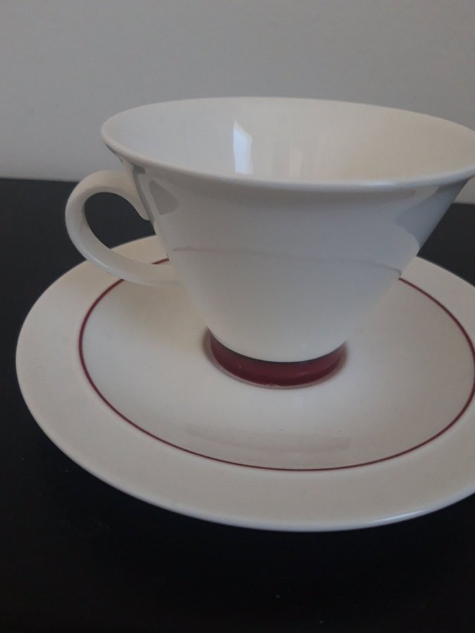 Arabia Harlekin Red Hat kaffekopp med fat