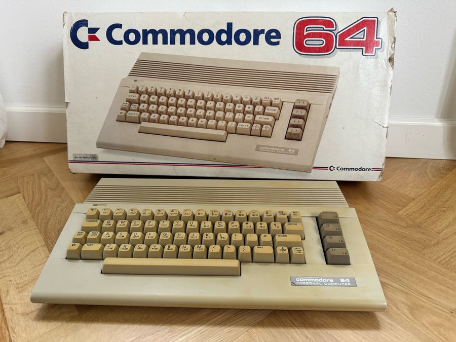 Commodore 64C (boxed) med assy 250469 (890769)