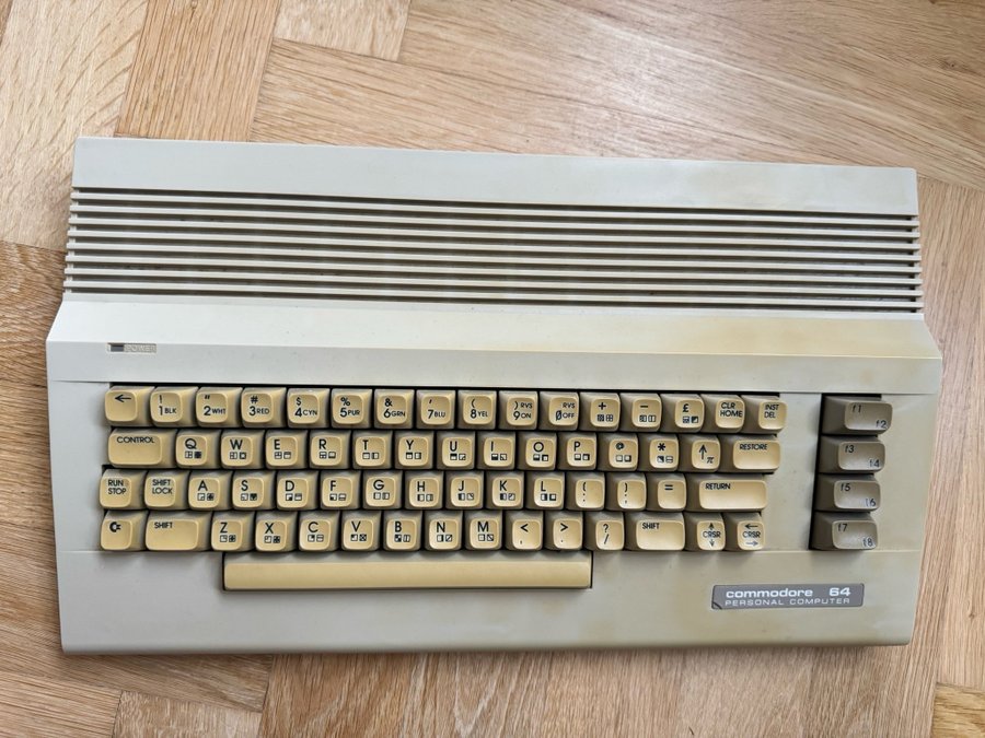 Commodore 64C (boxed) med assy 250469 (890769)