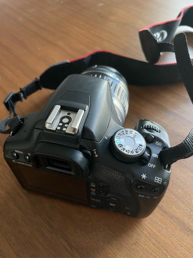 Canon EOS 500D Digitalkamera med objektiv