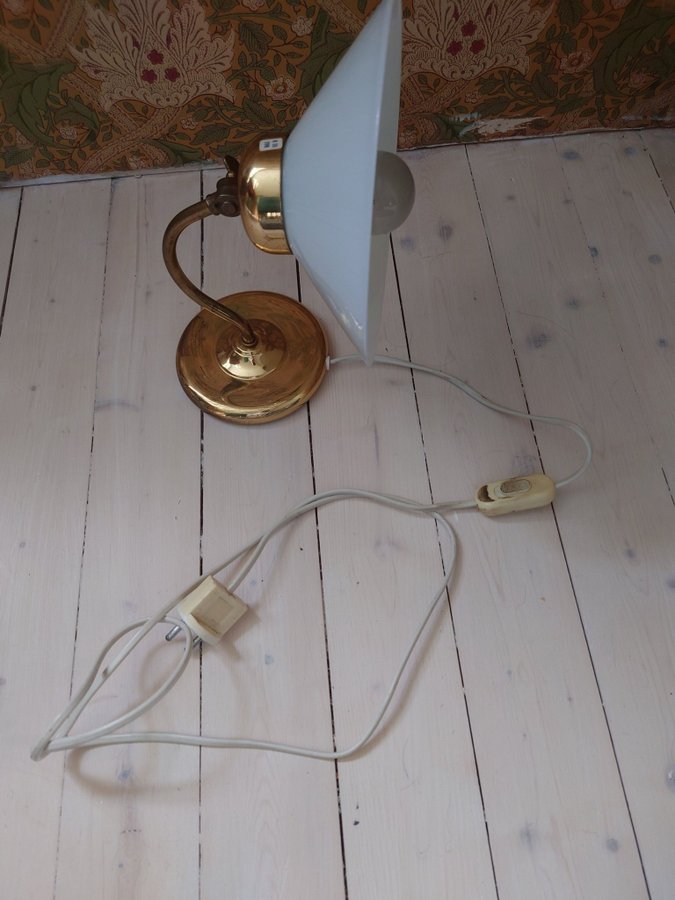 Retro vägglampa Ivars mässing