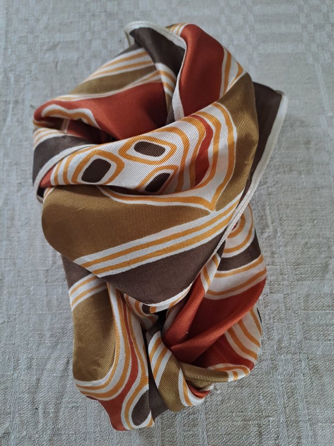 Scarf sjal halsduk retro i siden ca 66 x 67 cm