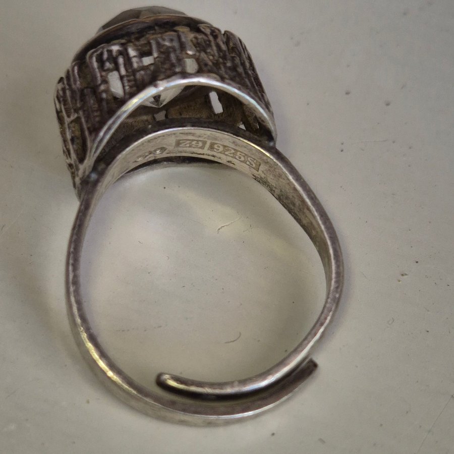 Bengt Hallberg ring med bergskristall silver