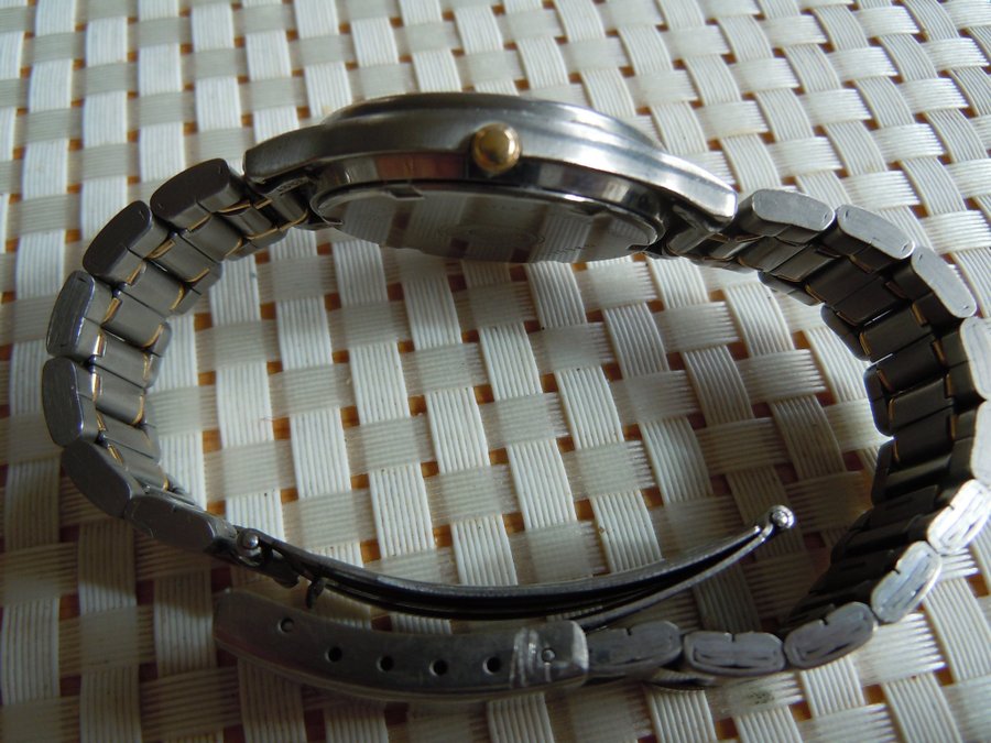 Seiko SQ50 Titanium Kvarts Armbandsur