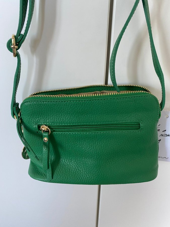 Ulrika - Skinn väska nytt-oanvänd grön