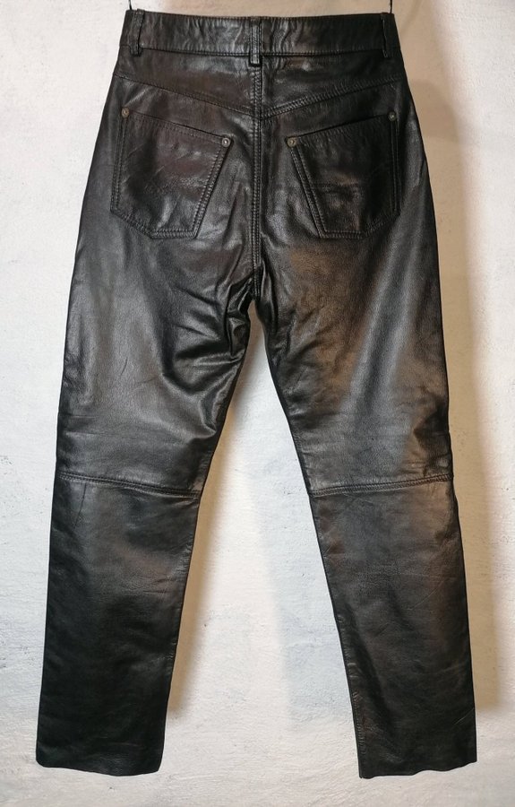 Helt nya svarta skinnjeans dam strl XS EU 34 eller barn 146/152 ca 10-12 år