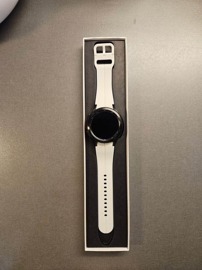 Samsung Galaxy Watch4 Classic Smartwatch 46mm