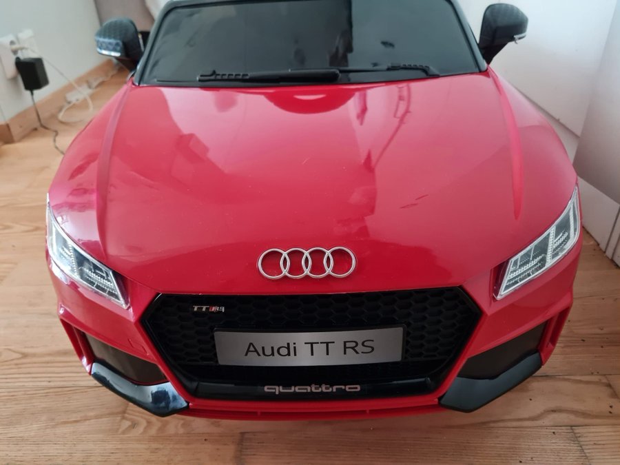 Audi TT RS EL-Bil till barn 12V m/24G Fjärrkontroll