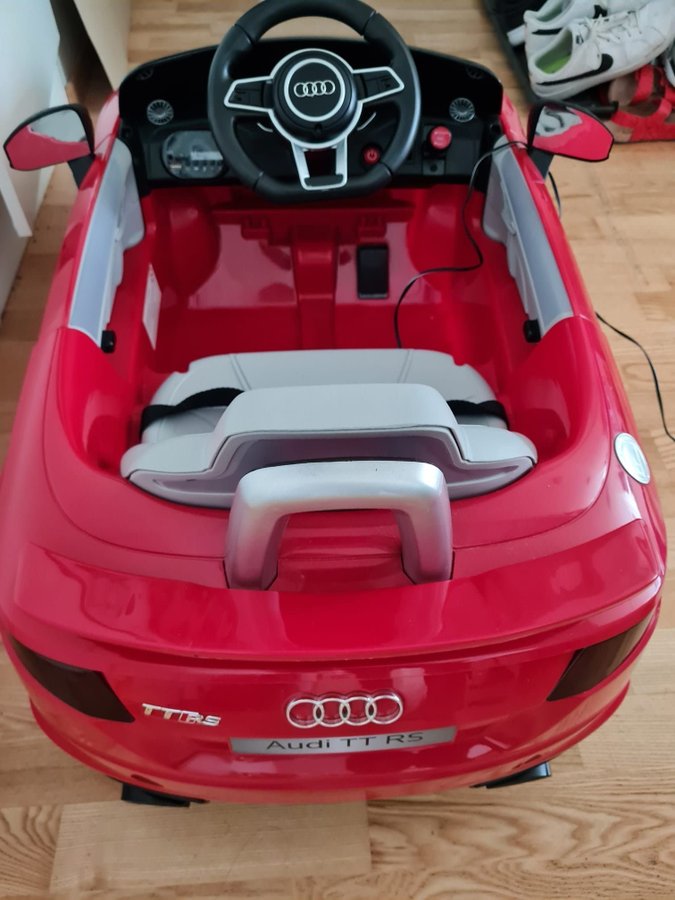 Audi TT RS EL-Bil till barn 12V m/24G Fjärrkontroll