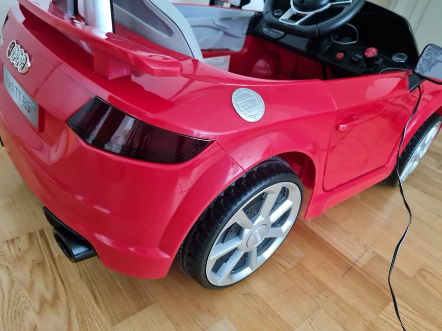 Audi TT RS EL-Bil till barn 12V m/24G Fjärrkontroll