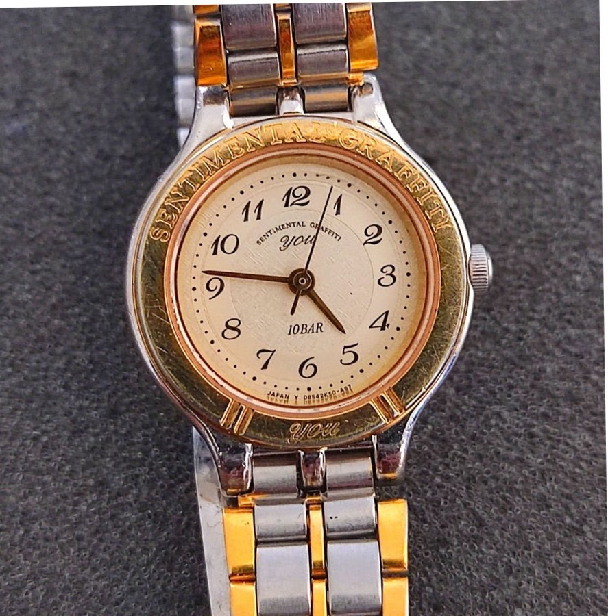 Oreint quartz 1979 gold plated