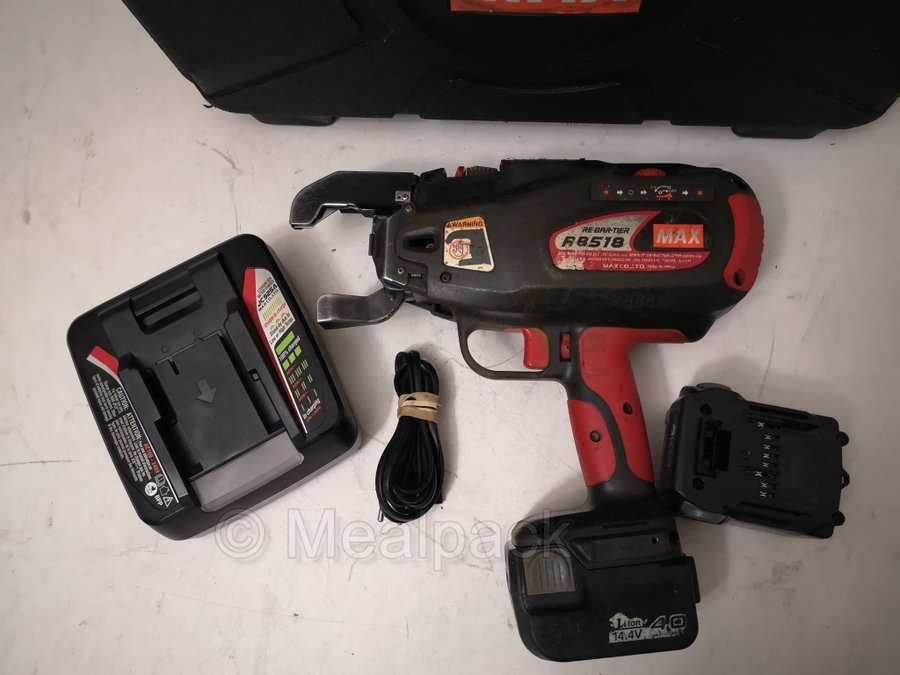 Max RB518 Najmaskin 14 volt 2 batterier laddaren och väska