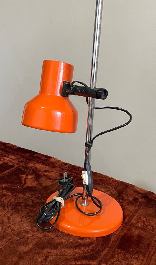Vintage~ Metall~ Skrivbordslampa i orange 1970-tal