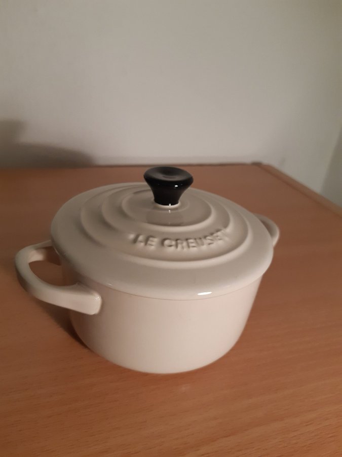 Le Creuset France : 3 st mini cocote Stengods Nya