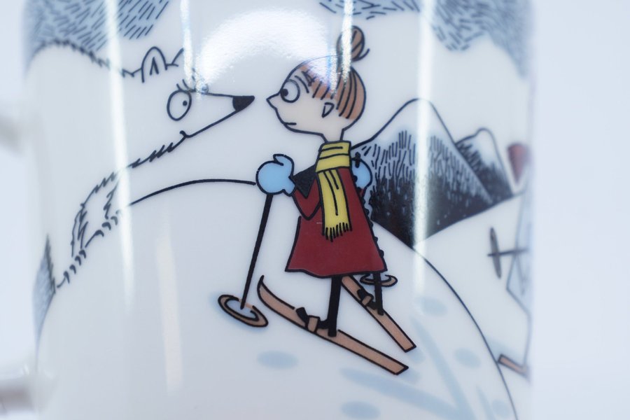 Muminmugg Skidor med herr Brisk / Moomin Mug Skiing with MrBrisk [A]