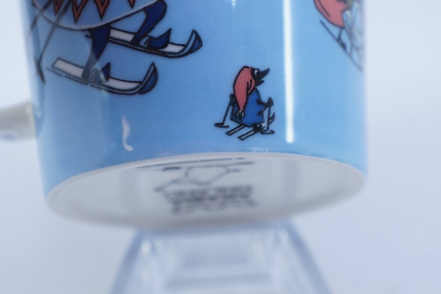 Muminmugg Julöverraskning / Moomin Mug Christmas Surprise [B]