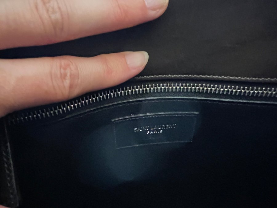 Saint Laurent Sac De Jour väska nypris ca 30000 SEK