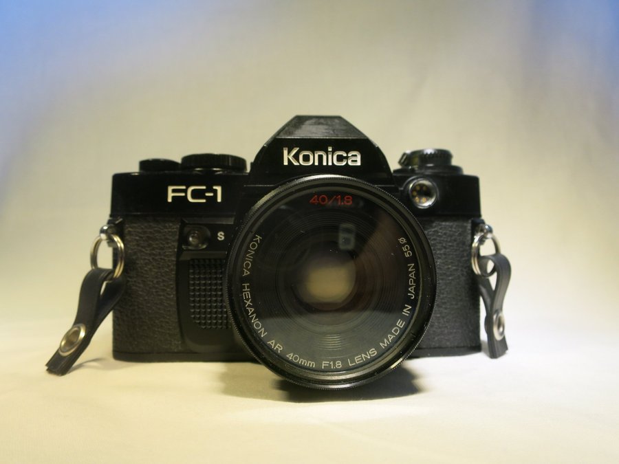 Konica FC-1 35 mm spegelreflex kamera med motor och filter