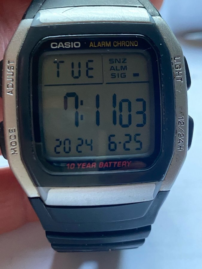 Casio Alarm Chrono Digital Klocka