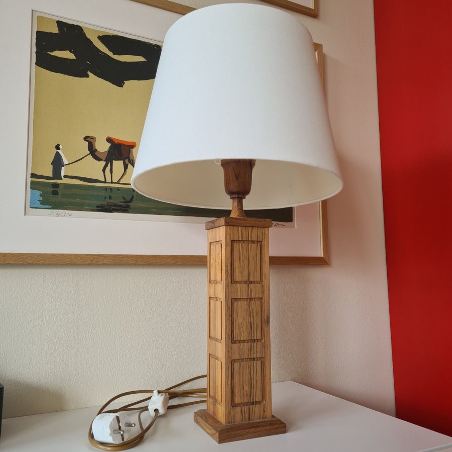 Vintage bordslampa i trä