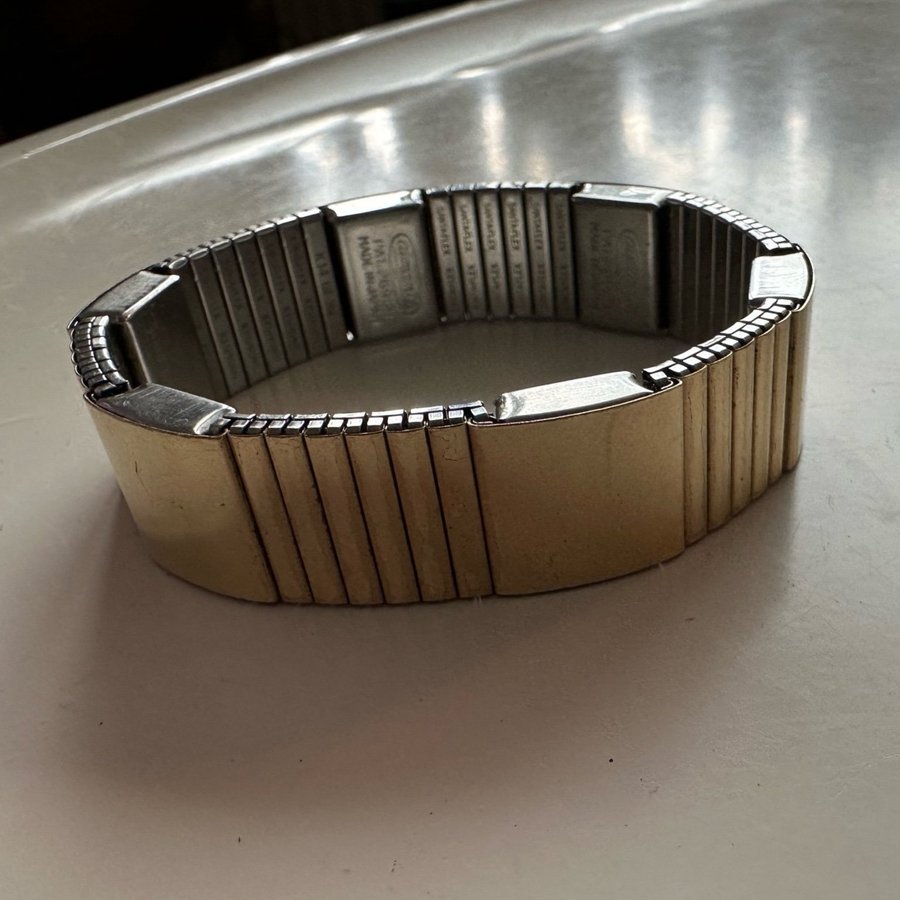 Säljer ett vintage armband - Aimantes