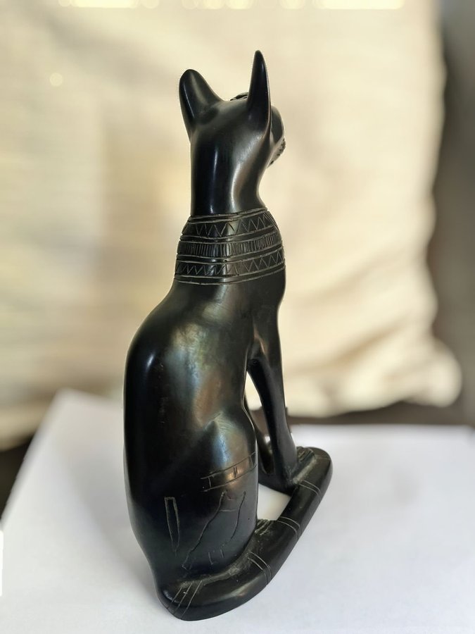 Staty av den egyptiska gudinnan 2015 -Bastet som prydnadsföremål