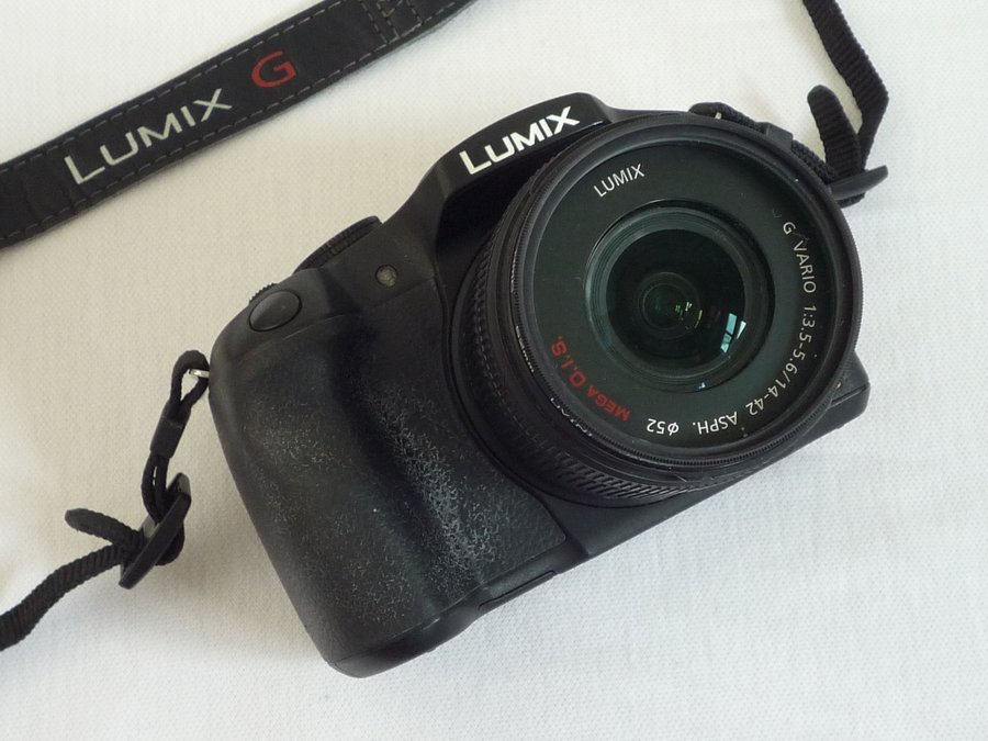 Panasonic LUMIX DMC-G6 digital system kamera med tillbehör i mycket bra skick!